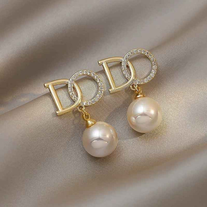 Choosing the Perfect Earrings for Your Special Occasion: A Complete Guide