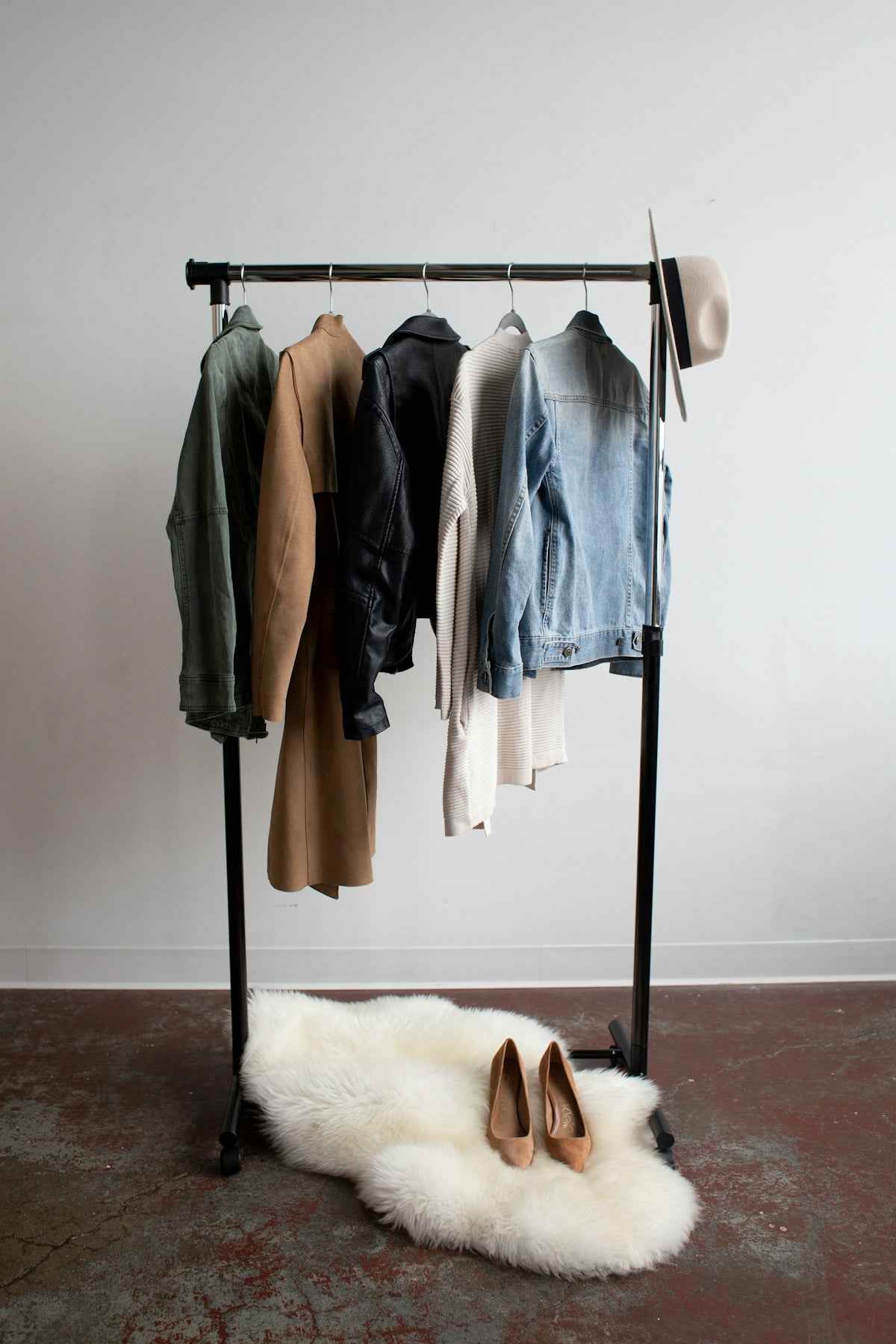How to Build a Capsule Wardrobe That Works for Every Season
