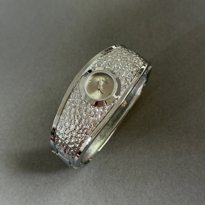 Naidu Bracelet Watch Gold Luxury Bark Pattern Quartz