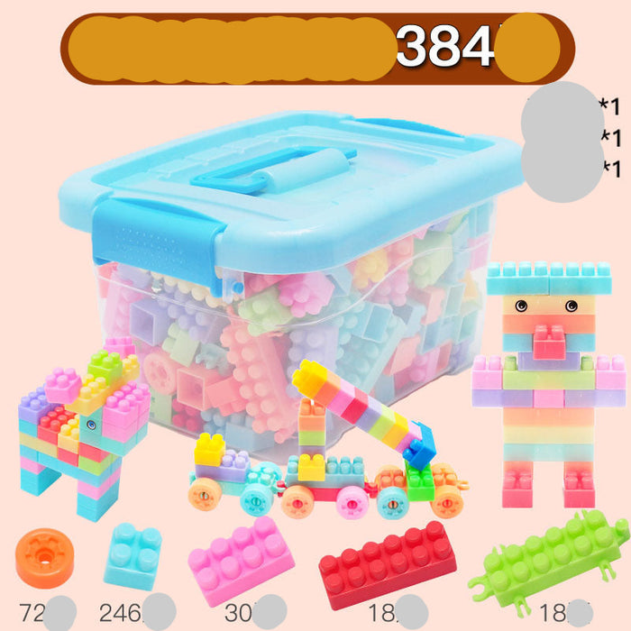 A colorful children's building block set in a translucent storage box with a light blue lid, shown with several example constructions and text indicating the set contains about 384 large-grained blocks plus included accessories on a pale pink background.