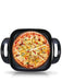 Pizza in a black baking dish with Chinese text on a white background