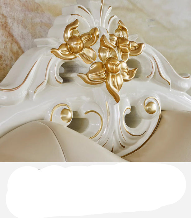 Decorative floral design on a white and gold ornate frame with text in Chinese.