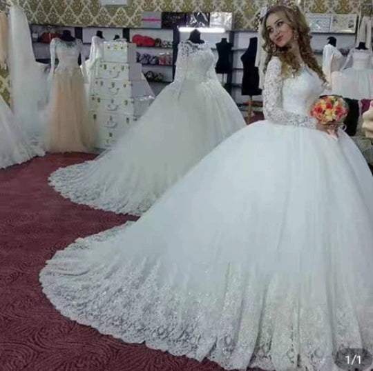 Dio Long Sleeve Vintage Ball Gown Wedding Dress